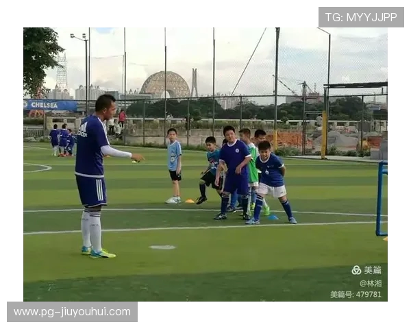 在绿茵奔跑中点燃梦想让汗水成为通往辉煌未来的坚定力量永不息前行