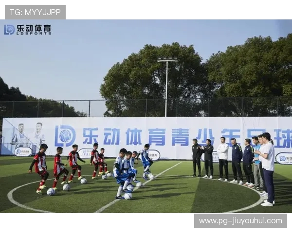 适合寒冷天气的长袖保暖足球T恤让运动更舒适温暖