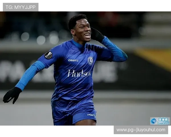 黄毛在足球前锋位置上的独特作用与战术价值分析 黄毛在足球前锋位置上的独特作用与战术价值分析